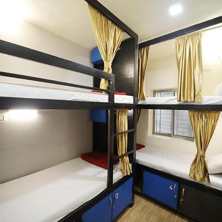 Social Hubz Hostel Мумбаи Экстерьер фото