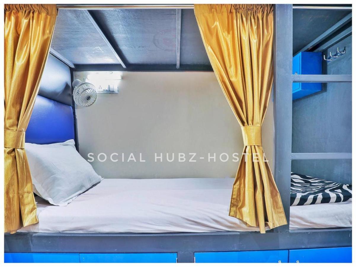 Social Hubz Hostel Мумбаи Экстерьер фото